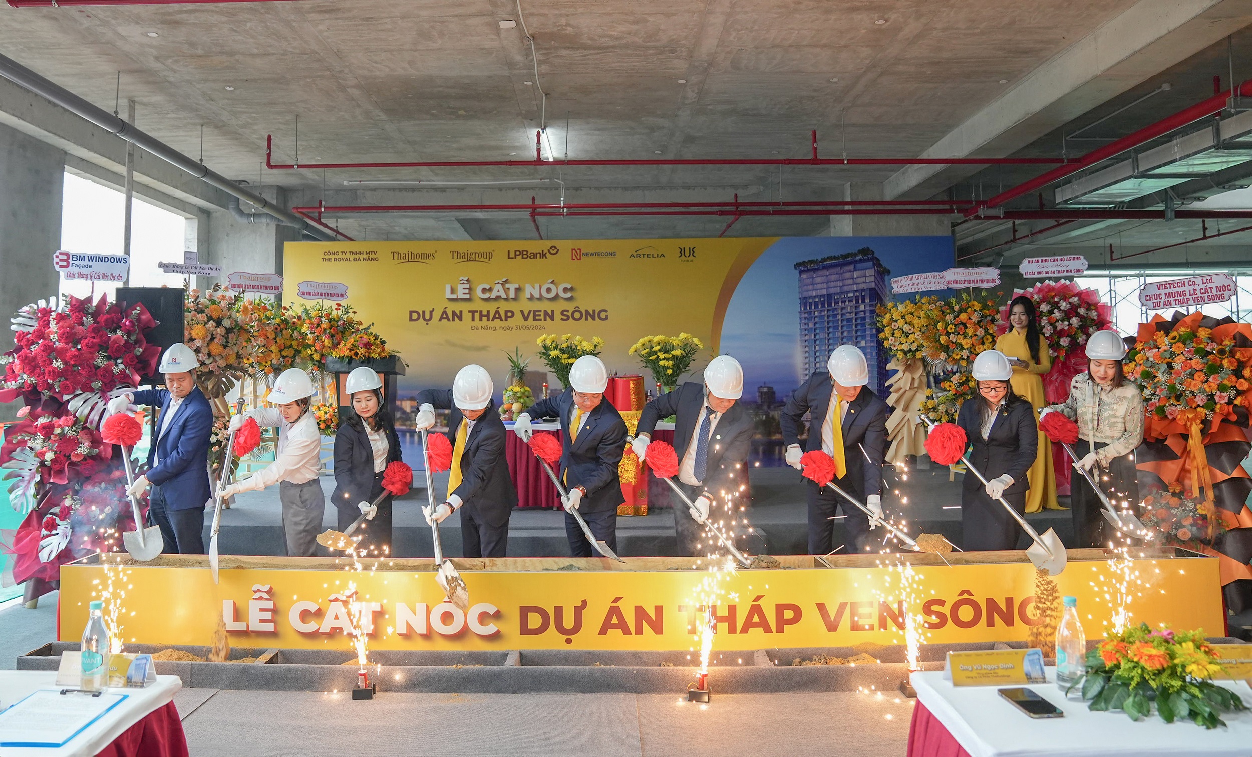 Lễ cất nóc Tháp Ven Sông ThaiGrand Casa Riva Đà Nẵng